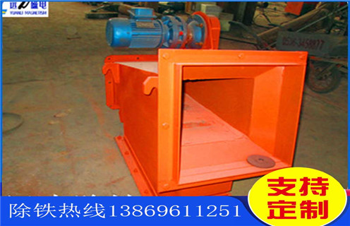 海南超強(qiáng)磁液體管道除鐵器_海南超強(qiáng)磁液體管道除鐵器批發(fā)價(jià)格_使用說明書原理型號(hào),強(qiáng)磁除鐵器中的核心部件永磁體是以釹鐵硼稀土材料加工而的,很多人好奇那么除鐵器中的永磁體的磁性到底能維持多久呢?若是照正常的存儲(chǔ)條件的話,永磁鐵10年時(shí)間損失的磁場(chǎng)強(qiáng)度也不應(yīng)該超出1%。不過實(shí)際使用中,卻是有如下情況會(huì)大大加速強(qiáng)磁除鐵器磁力的衰減速度: 一、海南超強(qiáng)磁液體管道除鐵器_海南超強(qiáng)磁液體管道除鐵器批發(fā)價(jià)格_使用說明書原理型號(hào) 1、 過高的溫度:強(qiáng)磁除鐵器所處的周圍環(huán)境溫度如果高于釹鐵硼材料的穩(wěn)定溫度范圍就會(huì)加速其失磁,熱量會(huì)顯著降低永磁體的磁性。標(biāo)準(zhǔn)的釹鐵硼稀土材料的最高穩(wěn)定溫度為80℃。耐高溫永磁體一般在140℃。而鋁鎳鈷永磁體的最高使用溫度能都達(dá)到540℃,釤鈷永磁體及鐵氧體差不多是300℃。 3、 物理損傷:強(qiáng)磁除鐵器所用永磁材料的物料特性決定了,其整體是較為脆弱的,若是受到外力的撞擊很容易出現(xiàn)斷裂。受到外力損傷破損之后的釹鐵硼永磁體,磁性將會(huì)下降。 3、 焊接工藝:強(qiáng)磁除鐵器制造或安裝時(shí)永磁體周圍的焊接操作也會(huì)導(dǎo)致其磁性能下降,這一般是因?yàn)楹附舆^程中產(chǎn)生的熱量或電流所導(dǎo)致的。 4、 有液體侵蝕:若是強(qiáng)磁除鐵器的外殼受損,潮濕的空氣就有可能進(jìn)入設(shè)備內(nèi),跟永磁鐵的鍍層相接觸,久而久之就會(huì)讓磁性材料產(chǎn)生氧化,進(jìn)而造成其磁性能的衰減。 海南超強(qiáng)磁液體管道除鐵器_海南超強(qiáng)磁液體管道除鐵器批發(fā)價(jià)格_使用說明書原理型號(hào),強(qiáng)磁除鐵器中的核心部件永磁體是以釹鐵硼稀土材料加工而的,很多人好奇那么除鐵器中的永磁體的磁性到底能維持多久呢?若是照正常的存儲(chǔ)條件的話,永磁鐵10年時(shí)間損失的磁場(chǎng)強(qiáng)度也不應(yīng)該超出1%。不過實(shí)際使用中,卻是有如下情況會(huì)大大加速強(qiáng)磁除鐵器磁力的衰減速度: 一、海南超強(qiáng)磁液體管道除鐵器_海南超強(qiáng)磁液體管道除鐵器批發(fā)價(jià)格_使用說明書原理型號(hào) 1、 過高的溫度:強(qiáng)磁除鐵器所處的周圍環(huán)境溫度如果高于釹鐵硼材料的穩(wěn)定溫度范圍就會(huì)加速其失磁,熱量會(huì)顯著降低永磁體的磁性。標(biāo)準(zhǔn)的釹鐵硼稀土材料的最高穩(wěn)定溫度為80℃。耐高溫永磁體一般在140℃。而鋁鎳鈷永磁體的最高使用溫度能都達(dá)到540℃,釤鈷永磁體及鐵氧體差不多是300℃。 3、 物理損傷:強(qiáng)磁除鐵器所用永磁材料的物料特性決定了,其整體是較為脆弱的,若是受到外力的撞擊很容易出現(xiàn)斷裂。受到外力損傷破損之后的釹鐵硼永磁體,磁性將會(huì)下降。 3、 焊接工藝:強(qiáng)磁除鐵器制造或安裝時(shí)永磁體周圍的焊接操作也會(huì)導(dǎo)致其磁性能下降,這一般是因?yàn)楹附舆^程中產(chǎn)生的熱量或電流所導(dǎo)致的。 4、 有液體侵蝕:若是強(qiáng)磁除鐵器的外殼受損,潮濕的空氣就有可能進(jìn)入設(shè)備內(nèi),跟永磁鐵的鍍層相接觸,久而久之就會(huì)讓磁性材料產(chǎn)生氧化,進(jìn)而造成其磁性能的衰減。